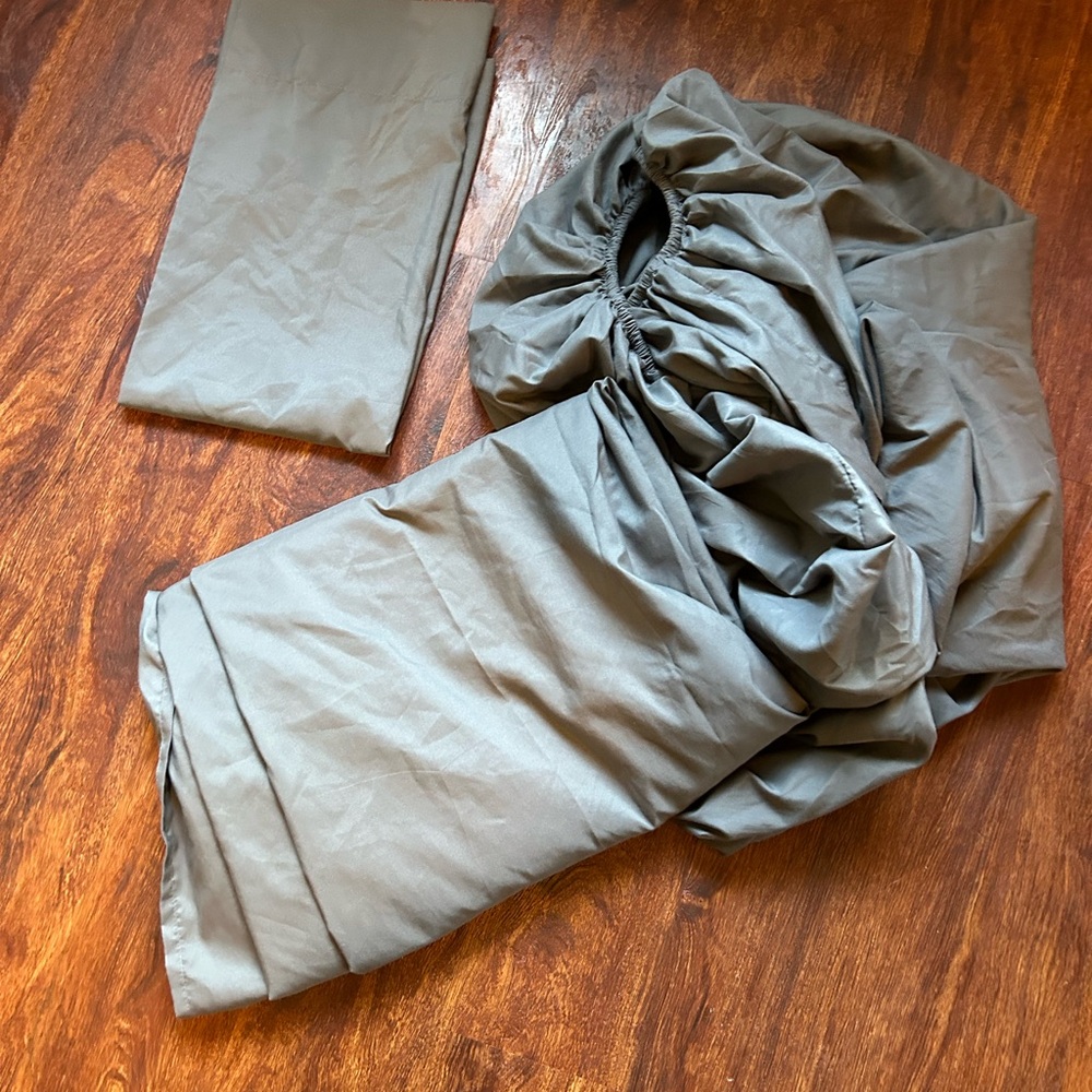 College dorm sheet set